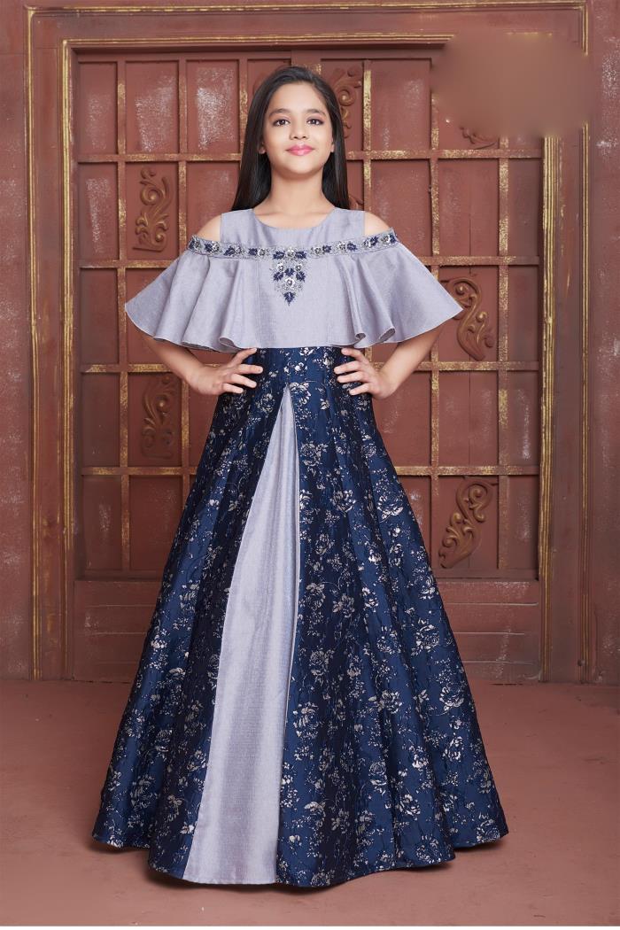 Medium And Large Party ,Wedding Wear Embroidery Gown