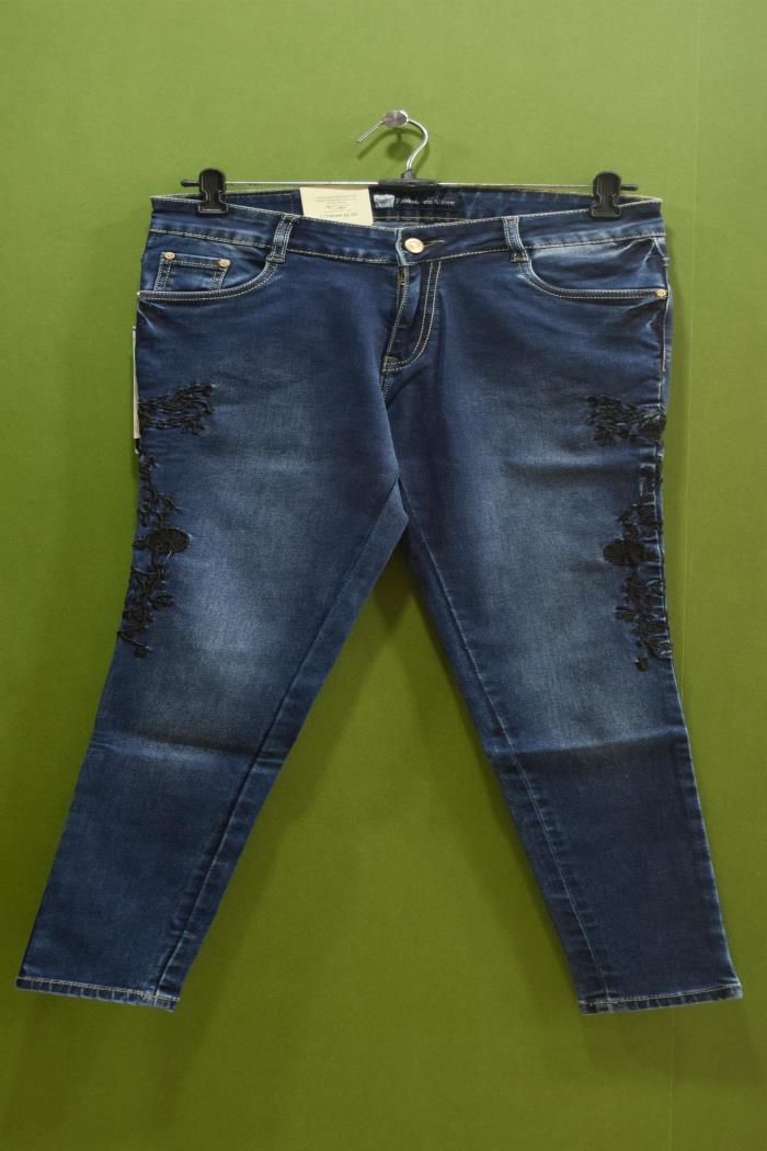Ladies Western Outfits - Ladies Western Outfit - Capris